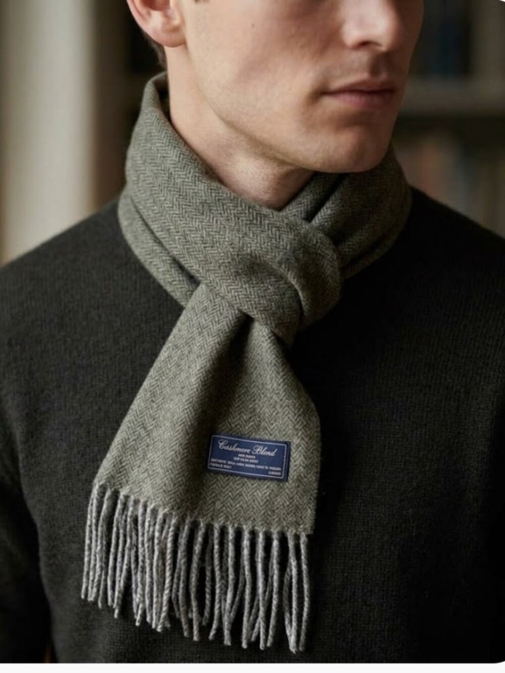 NIB Men’s Cashmere & Wool Blend Wool Herringbone Scarf Made in Italy Fringe